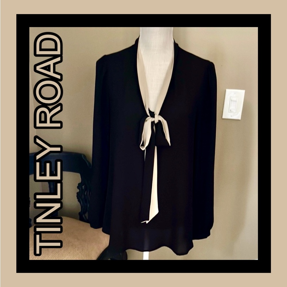 TINLEY ROAD Women’s- Sz M- Elegant Black & Tan Top w/Plunge V-Neck & Long Ties - Picture 1 of 10